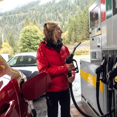 La “gran mentira” de los aditivos: el ataque de las gasolineras baratas a las grandes cadenas