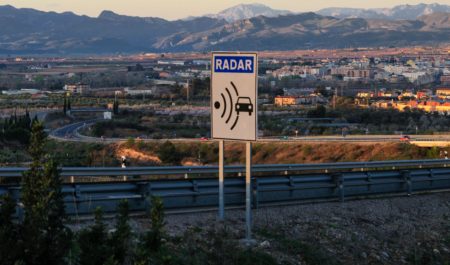 Multas de velocidad en Alicante: todos los radares fijos, móviles y de tramo de la DGT en 2025