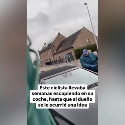 La respuesta de un conductor a un ciclista que llevaba semanas escupiendo en su coche: no se le va a olvidar en la vida