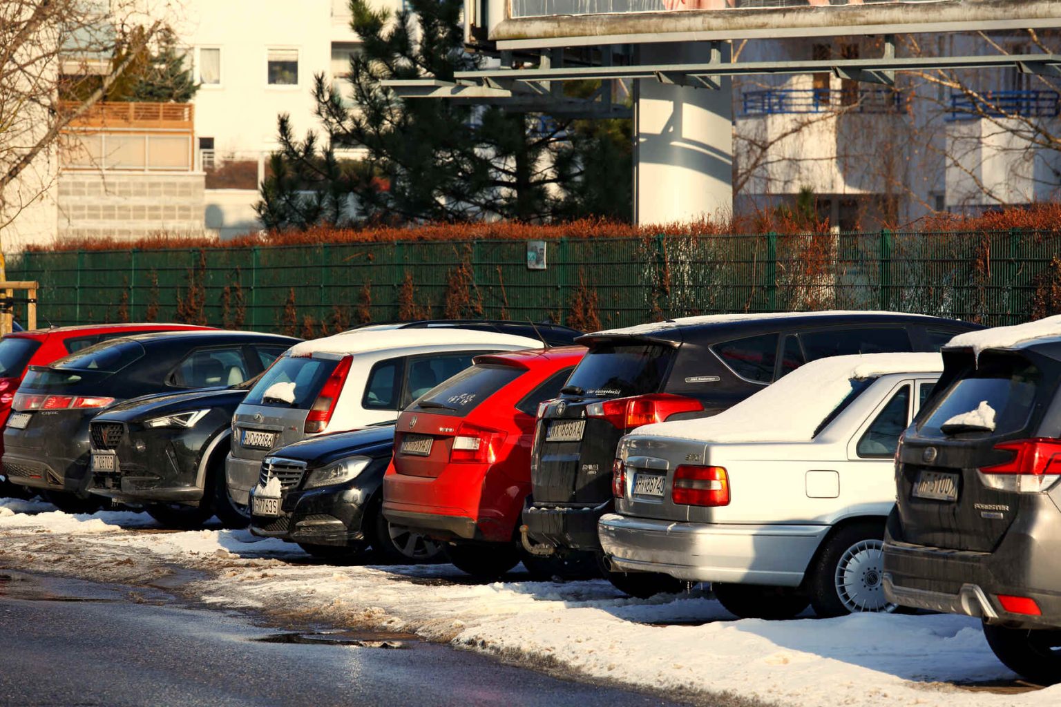 Aprovechando fuentes naturales de calor: estacionar a la sombra del sol