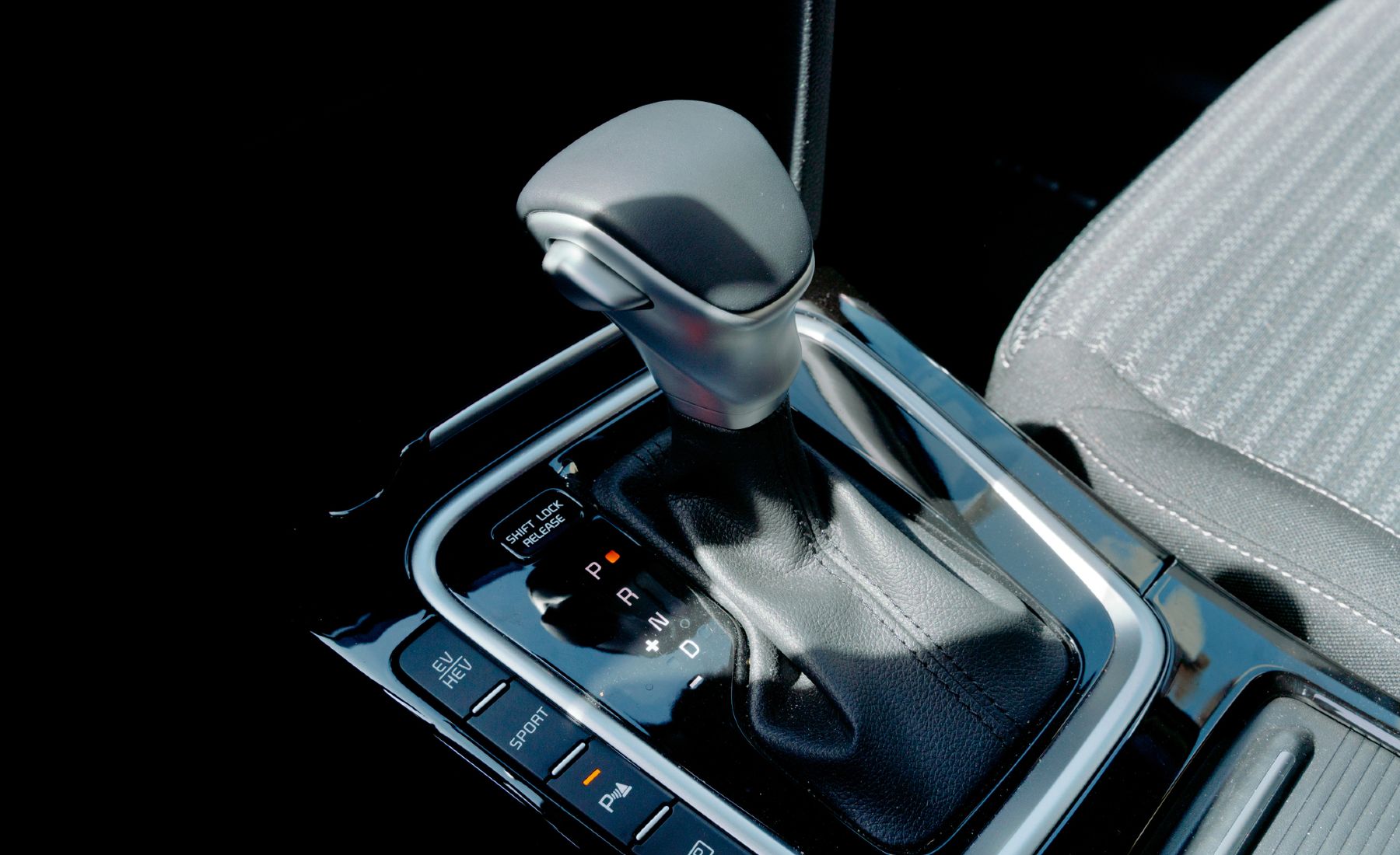 Palanca cambios coche híbrido