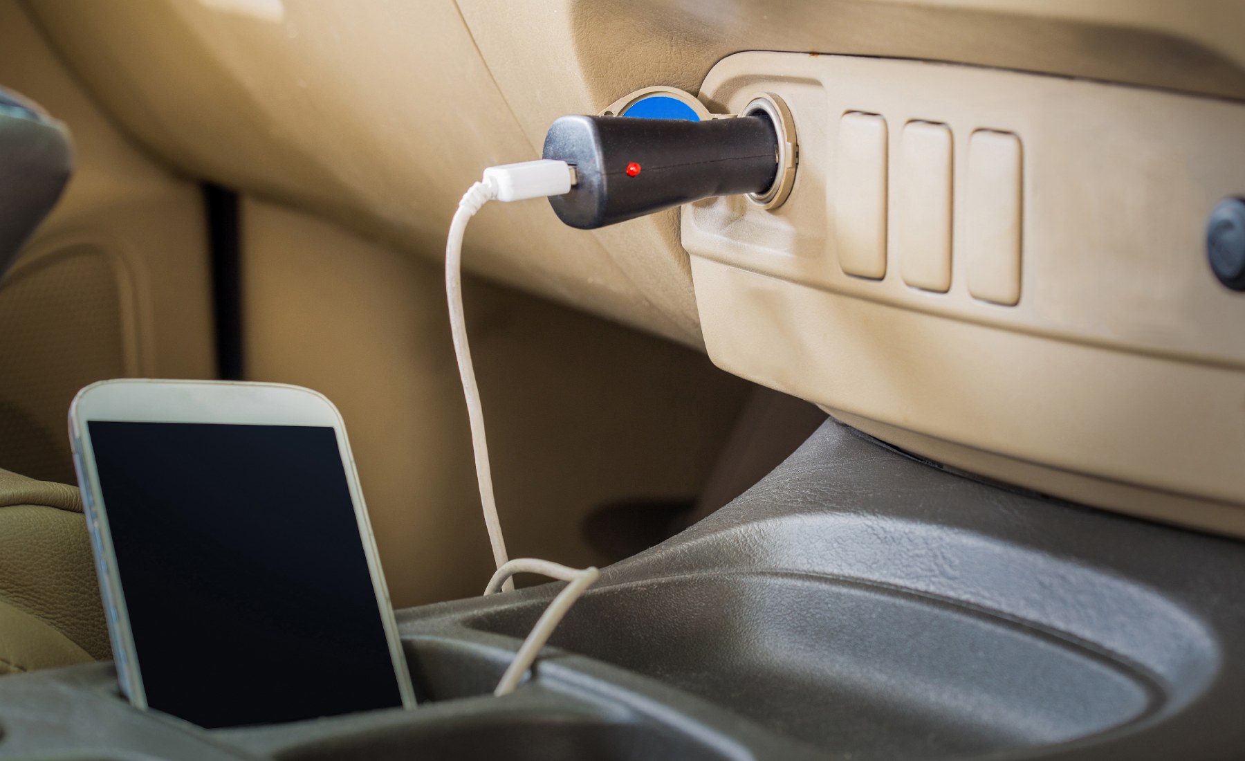 Cargador móvil coche