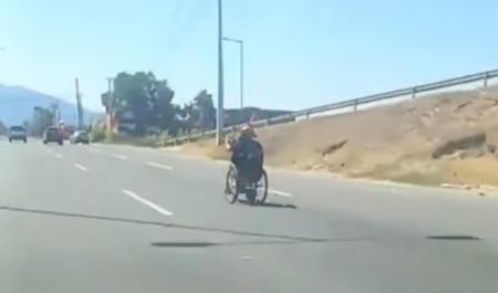 Circula en silla de ruedas