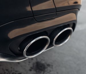 Tubo de escape coche