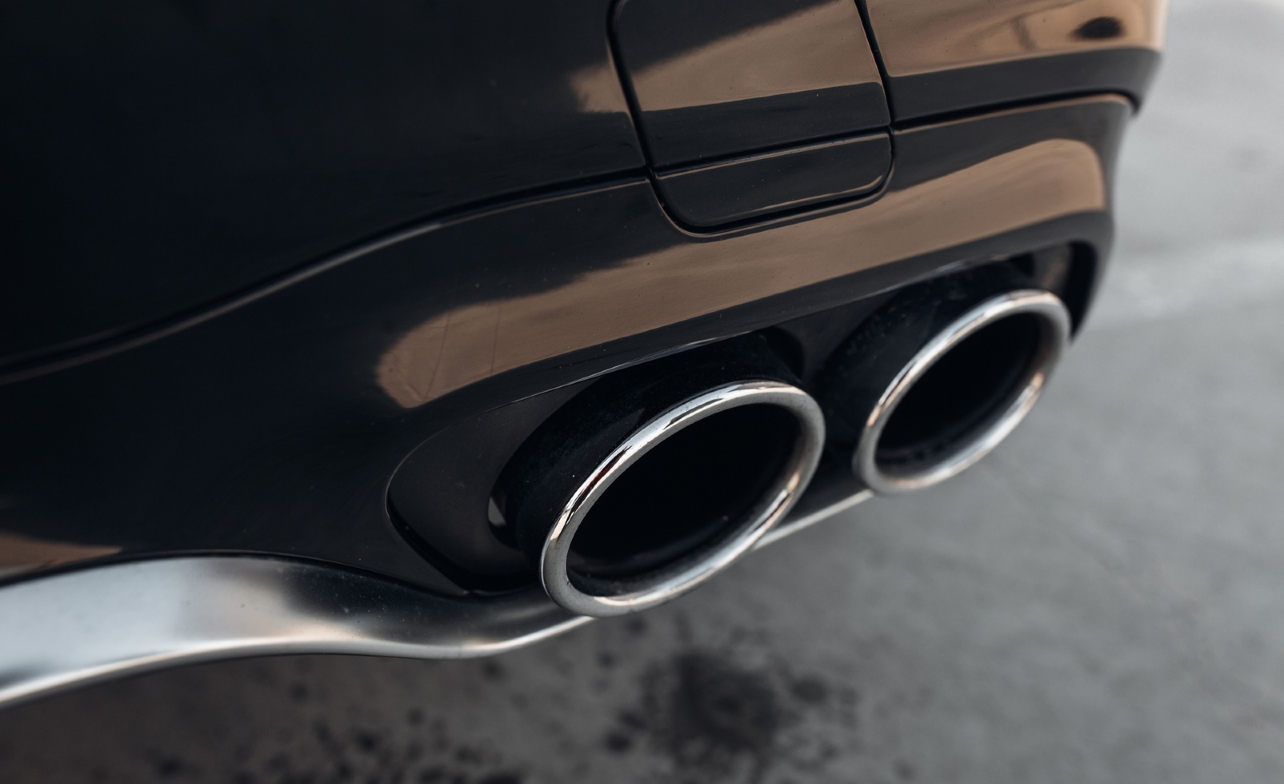 Tubo de escape coche