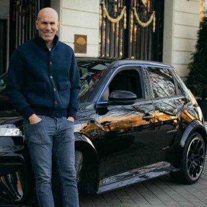 Zidane vuelve a Madrid: el coche que lleva deja a todo el mundo sin palabras