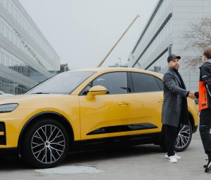 kun aguero piloto porsche