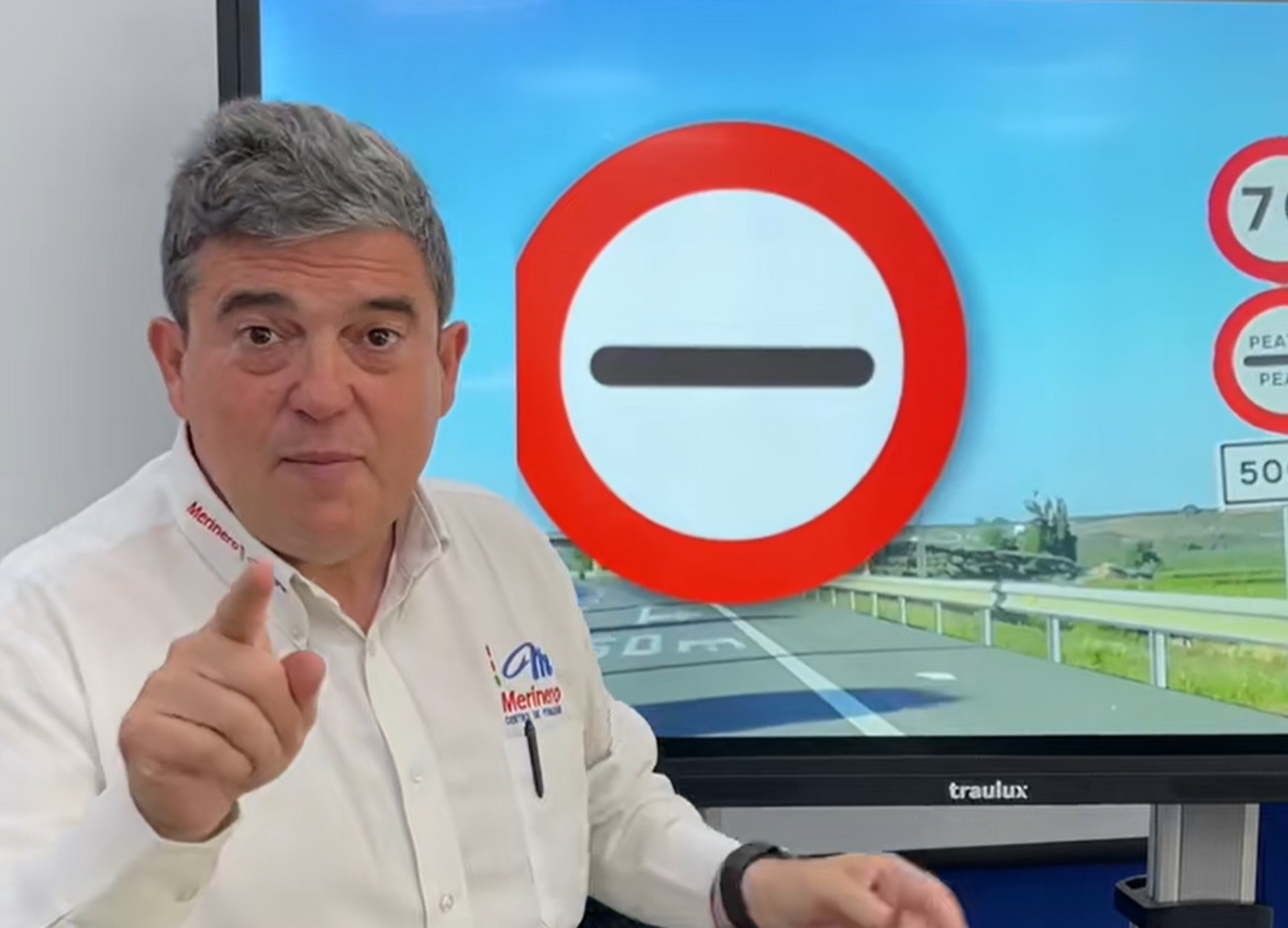 señal de trafico r200