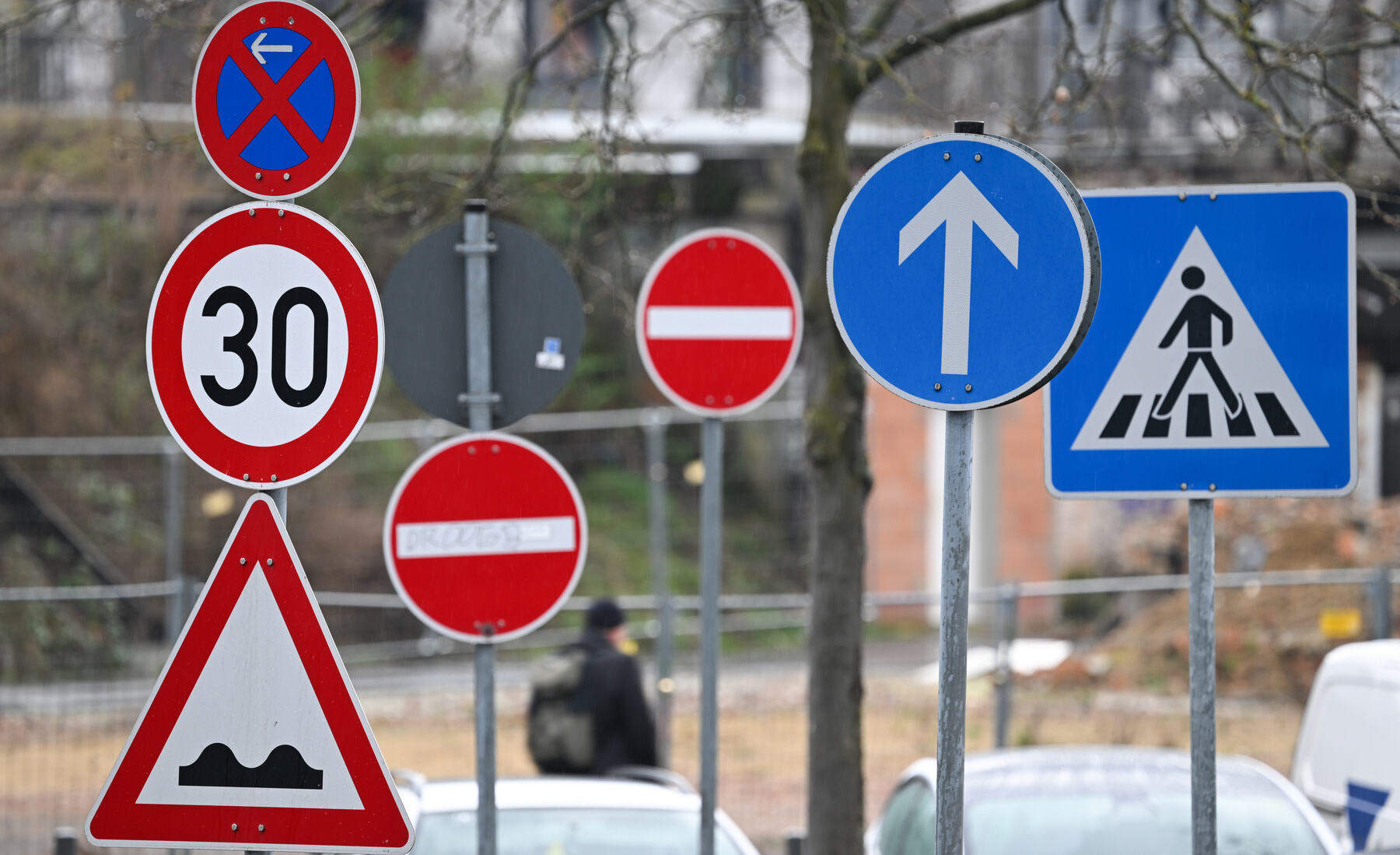 señales de tráfico azules