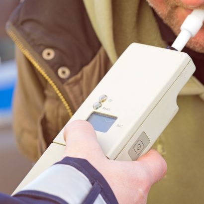 Casi ocho gramos de alcohol por litro de sangre: la tasa que bate todos los récords en un control 