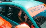 El Porsche más especial para Dua Lipa: la cantante estrena en Mónaco un nuevo coche inspirado en su último disco
