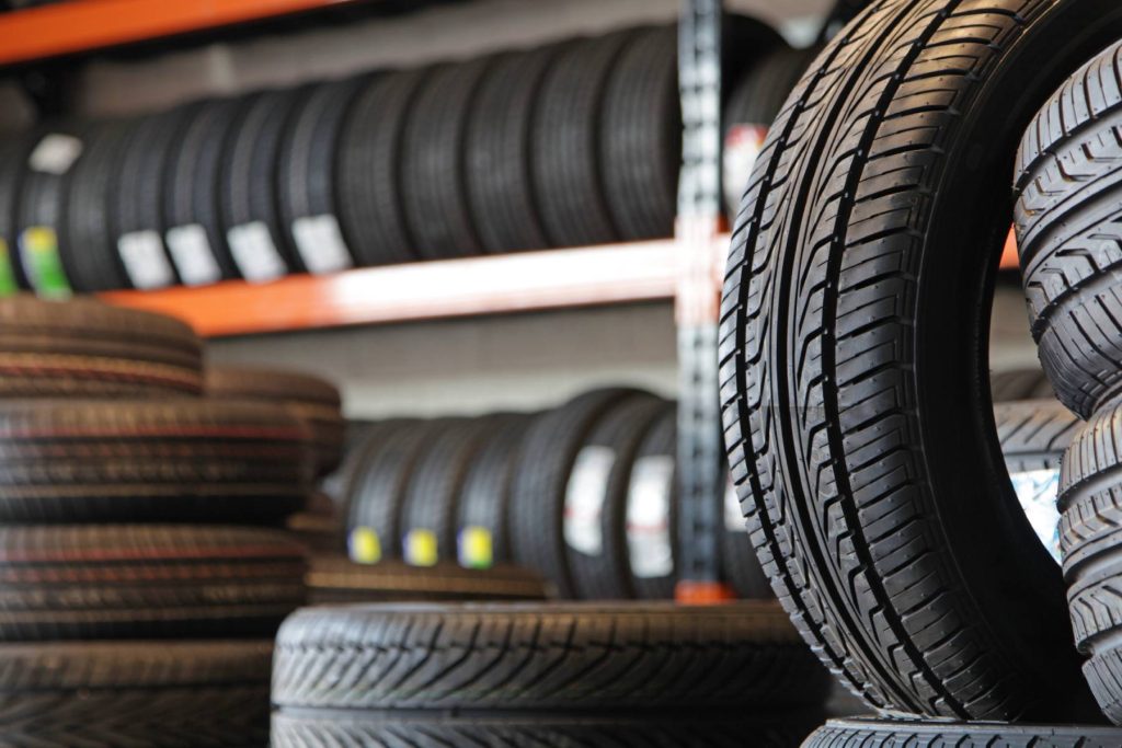 La mayoría lo hace mal: ¿en qué eje hay que colocar las ruedas nuevas