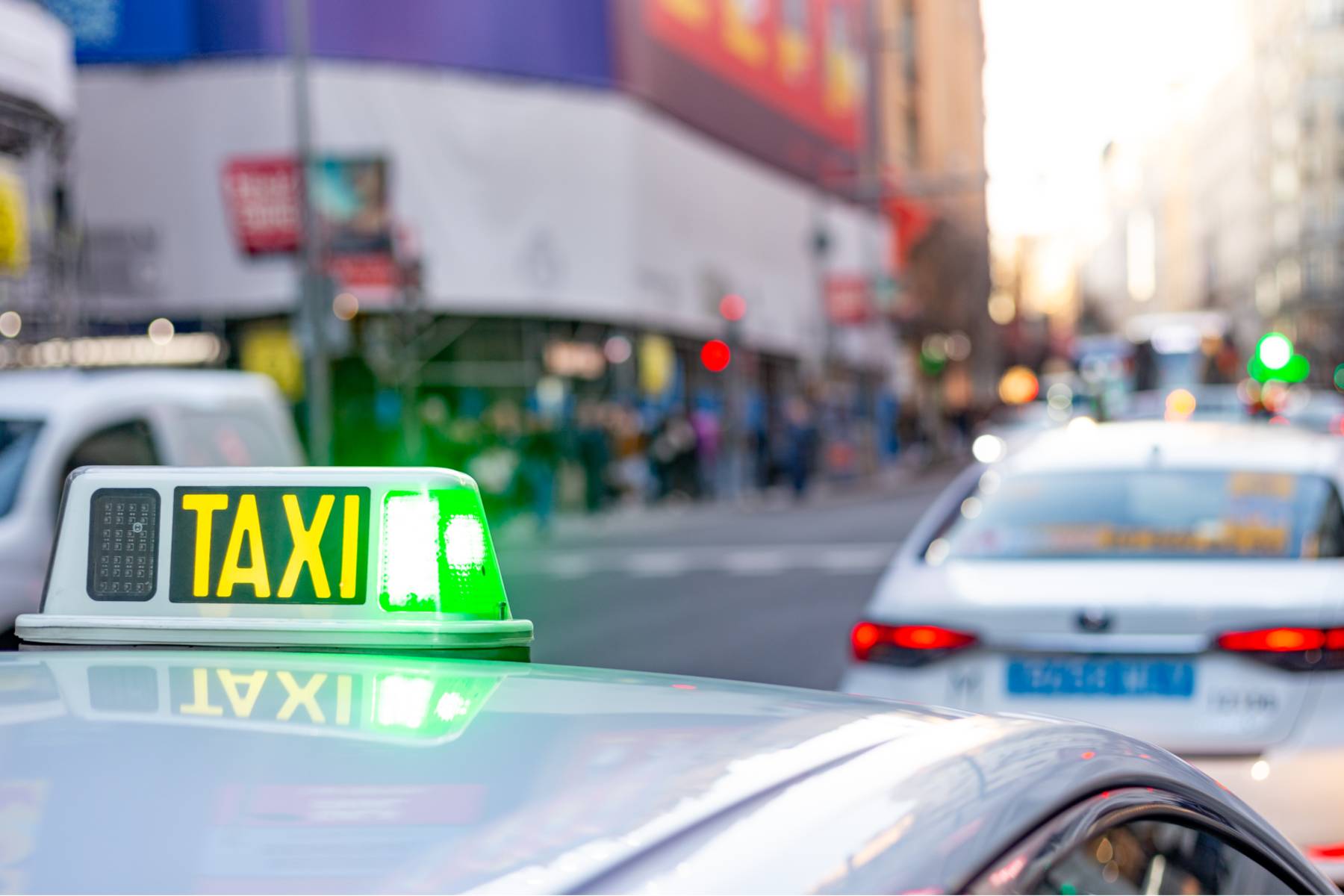 ¿Debes llevar cinturón de seguridad cuando vas en un taxi?