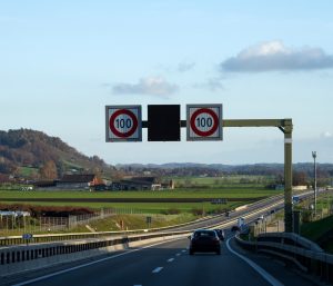 velocidad mínima autopista