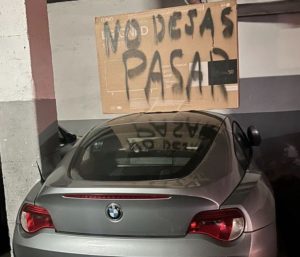 viral-audi-cartel-aparcamiento
