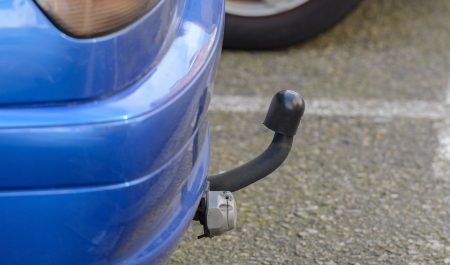 ¿Las estaciones de ITV revisan las bolas de remolque de los coches?
