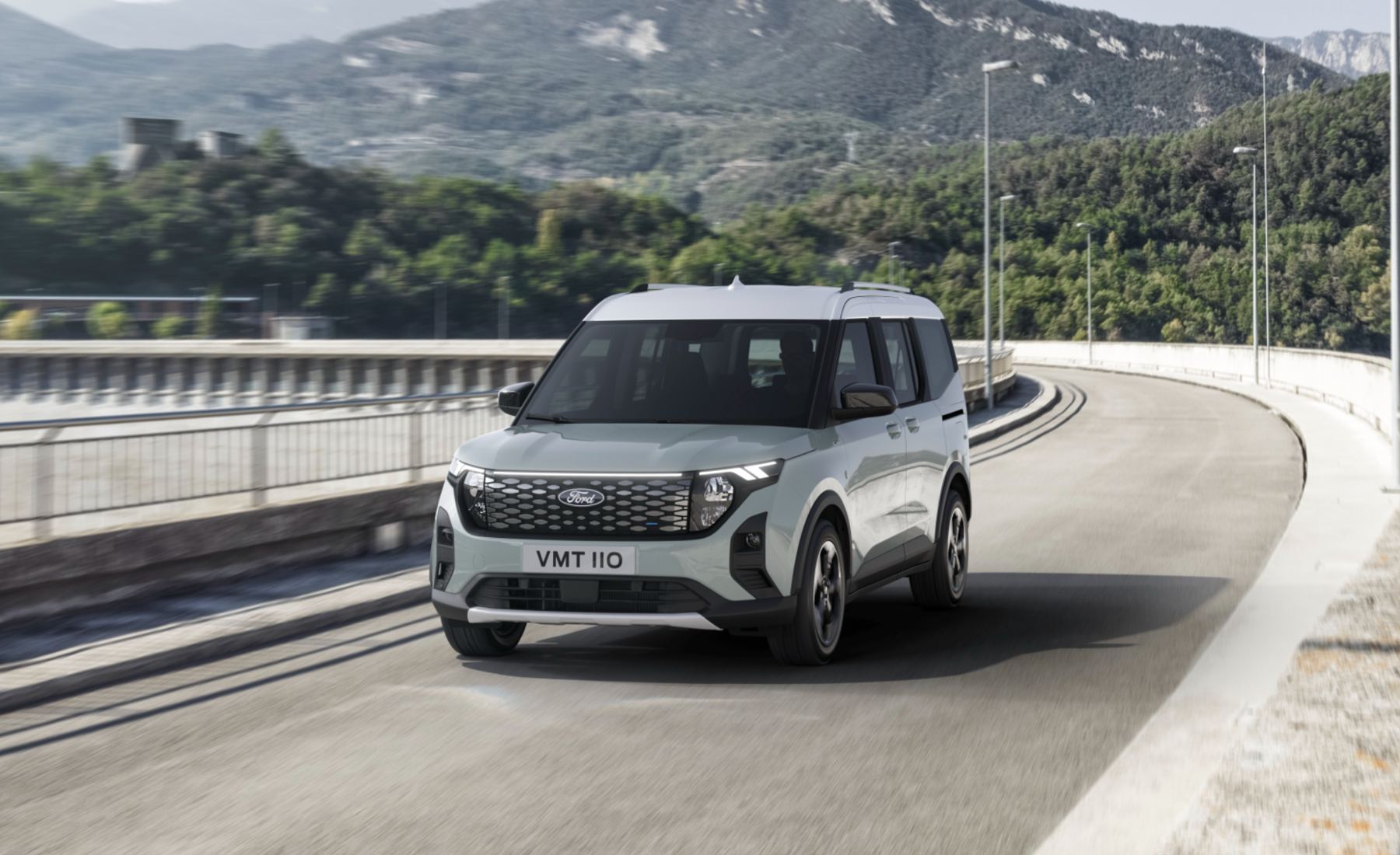 FORD E-Tourneo Courier