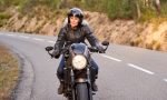 ¿Necesitas un buen seguro para la moto? Este estudio te dice cuál elegir