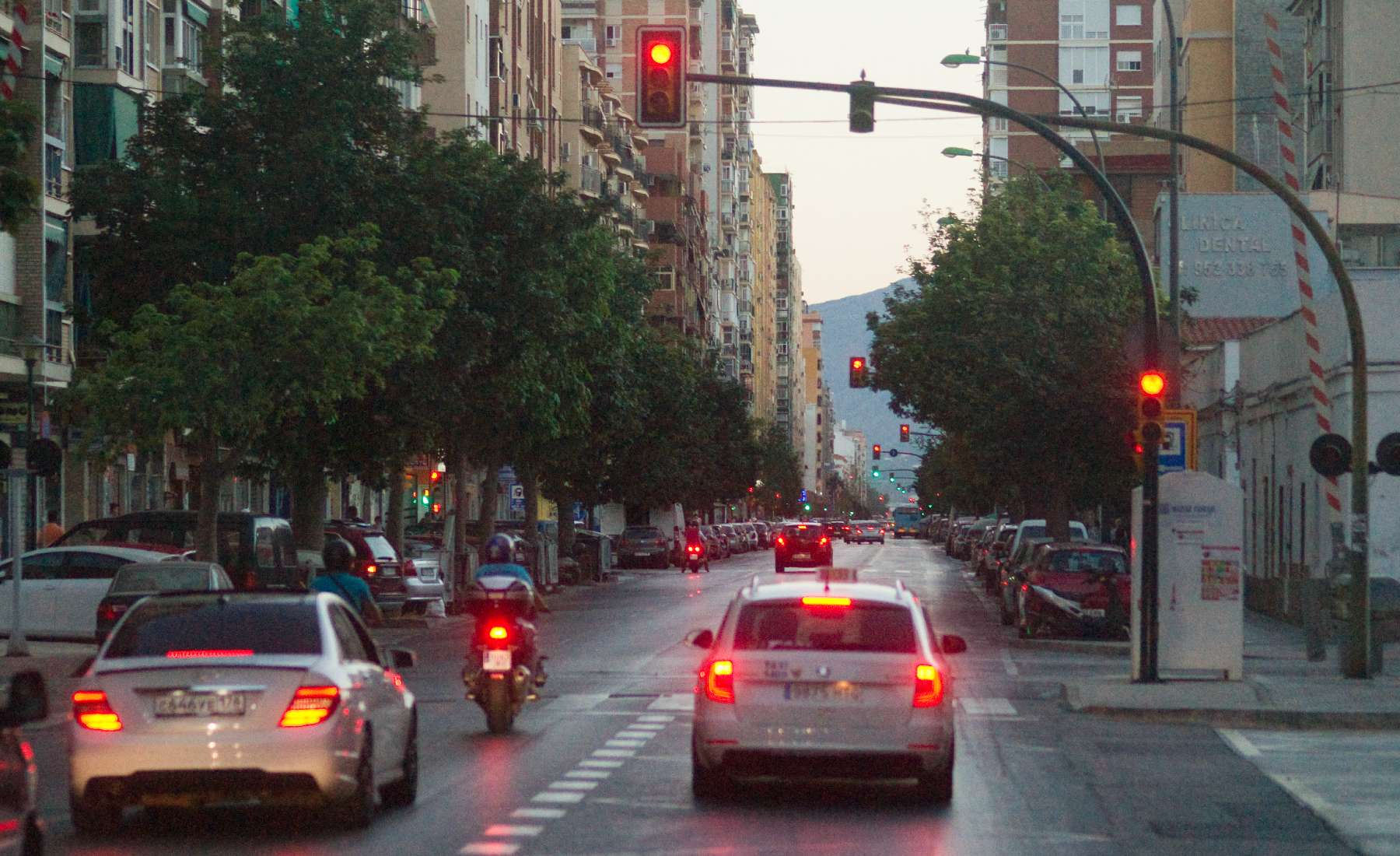 Semáforo rojo ambulancia