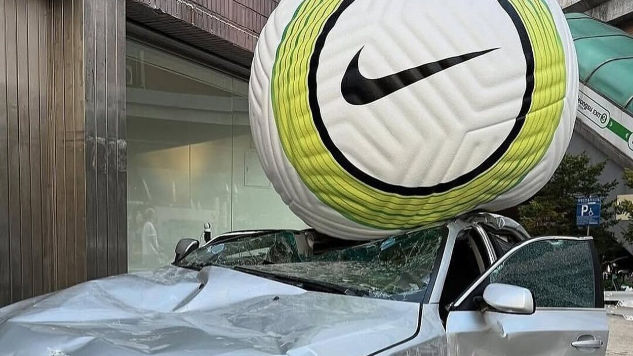 BMW Nike