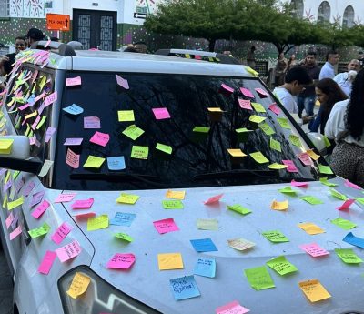 Coche post-its