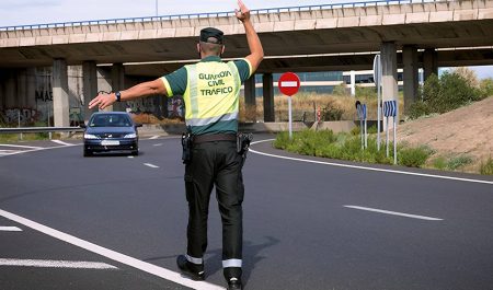 La rocambolesca historia de dos excuñados, uno de ellos Guardia Civil, que hacía negocio con los datos de los coches