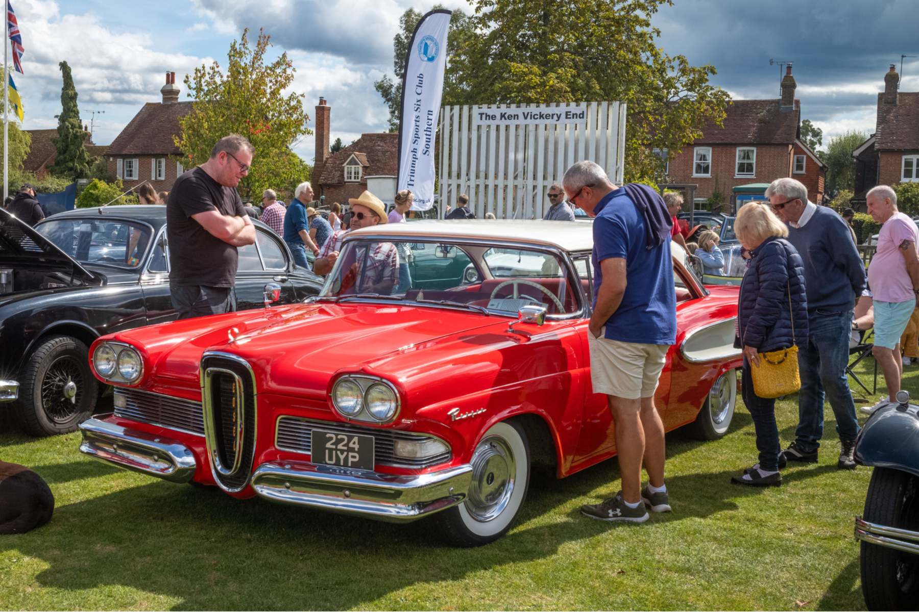 Si lo sé, no lo fabrico: cinco coches que estuvieron a punto de arruinar a la marca
