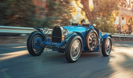 primer coche llantas aleación