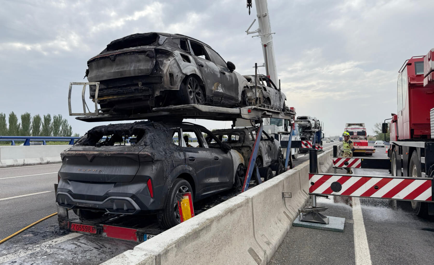 bomberos zaragoza camion fuego coches electrificados