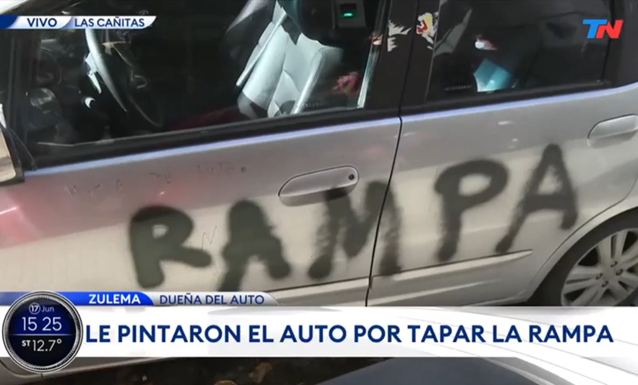 coche mal aparcado venganza rampa