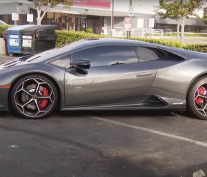 lamborghini huracan robo chatgpt