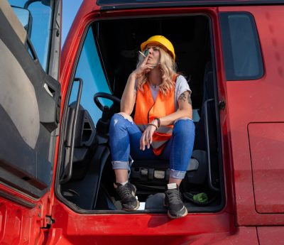 camionera fumando