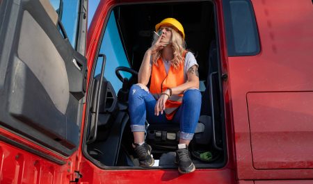 camionera fumando