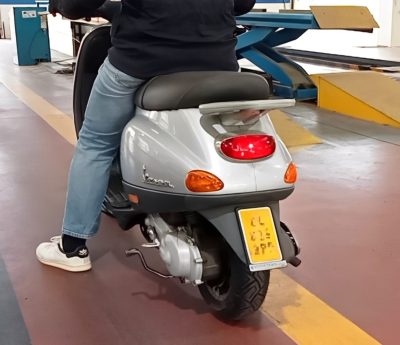 Ciclomotor estación ITV