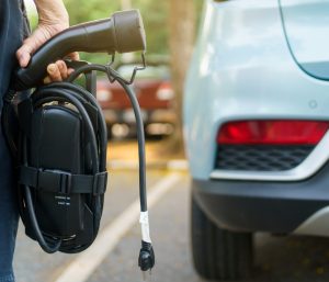 Coche híbrido enchufable