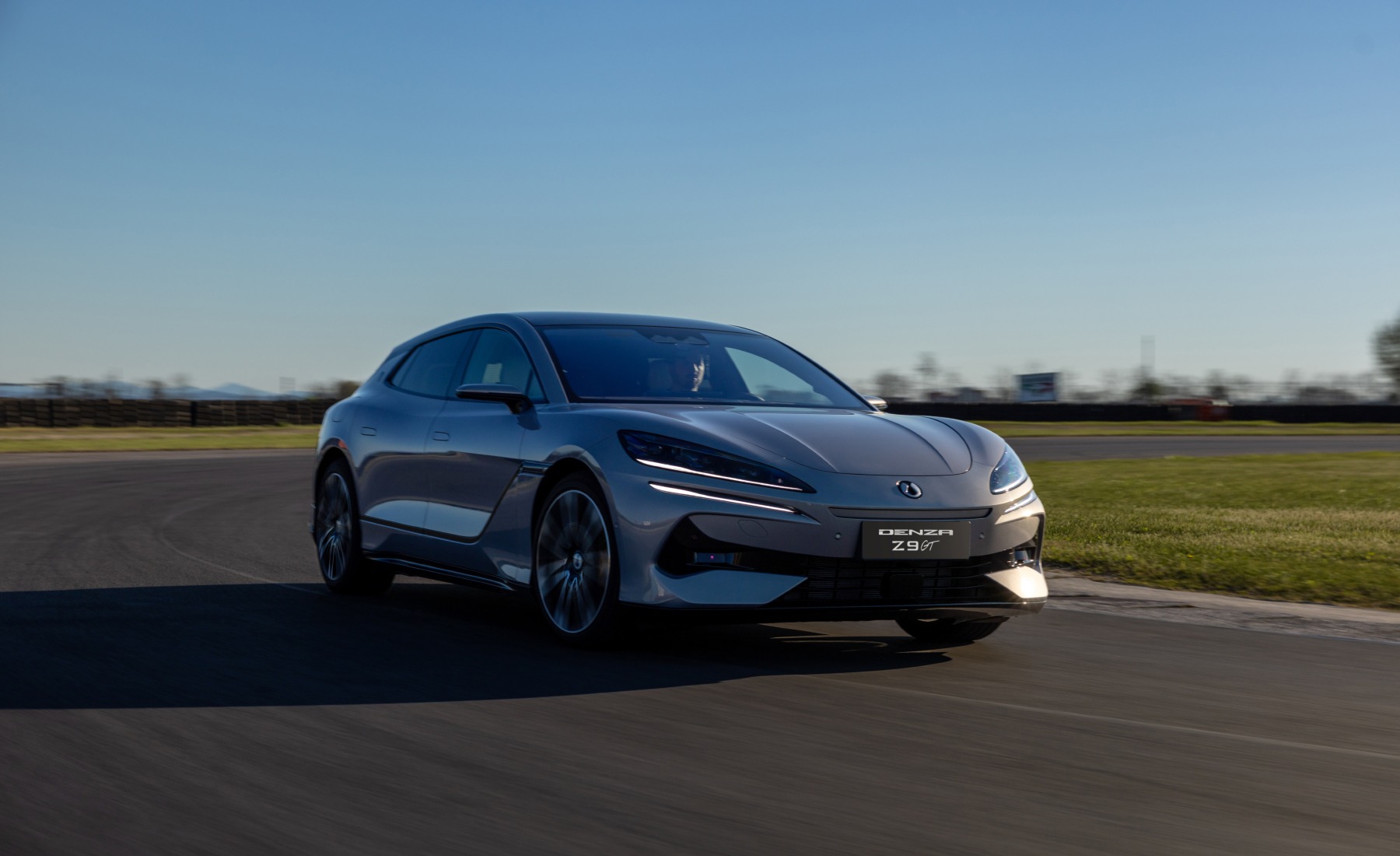 DENZA Z9GT