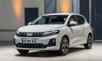 Dacia sorprende con su primer doblete entre los 10 coches más vendidos de España
