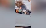 Mide dos metros y conduce un Lamborghini descapotable: un conductor le grita “ridículo”, pero la respuesta del dueño es mil veces mejor 