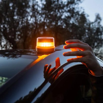 Estas balizas de emergencia V-16 ya no tienen homologación: ¿qué pasa si ya he comprado una de ellas?