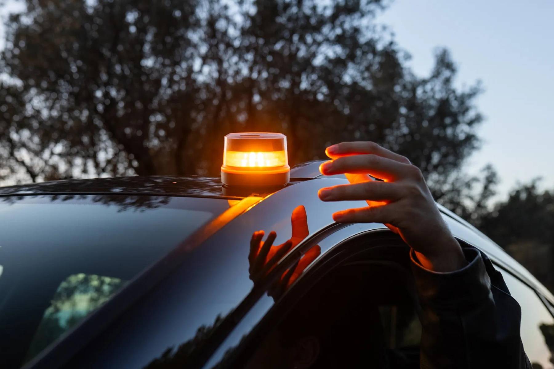 Luz de emergencia V-16