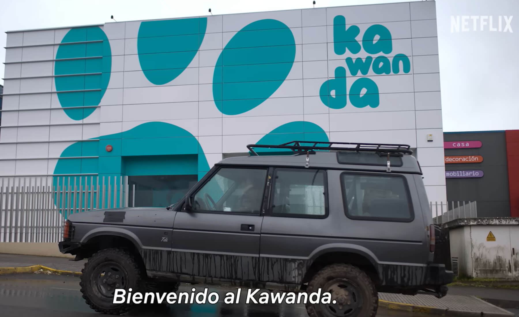 animal land rover discovery