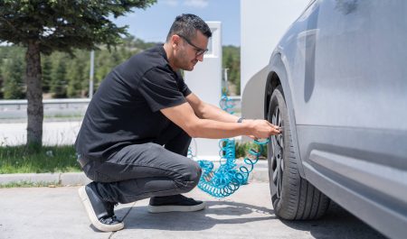 cobrar inflar ruedas gasolinera
