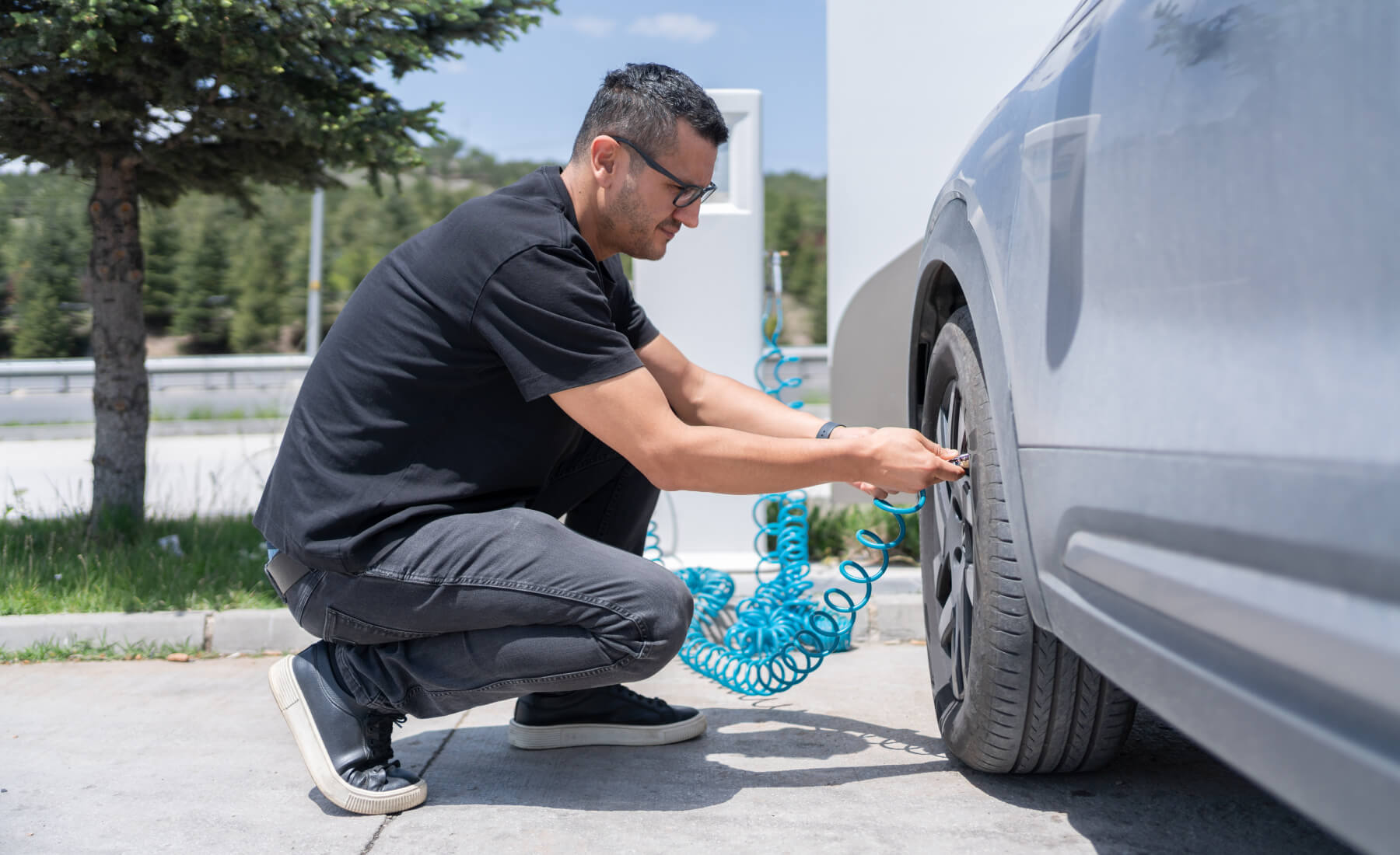 cobrar inflar ruedas gasolinera