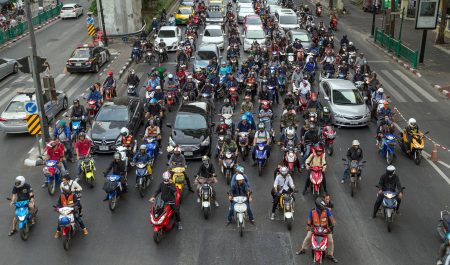 semaforo motos coches