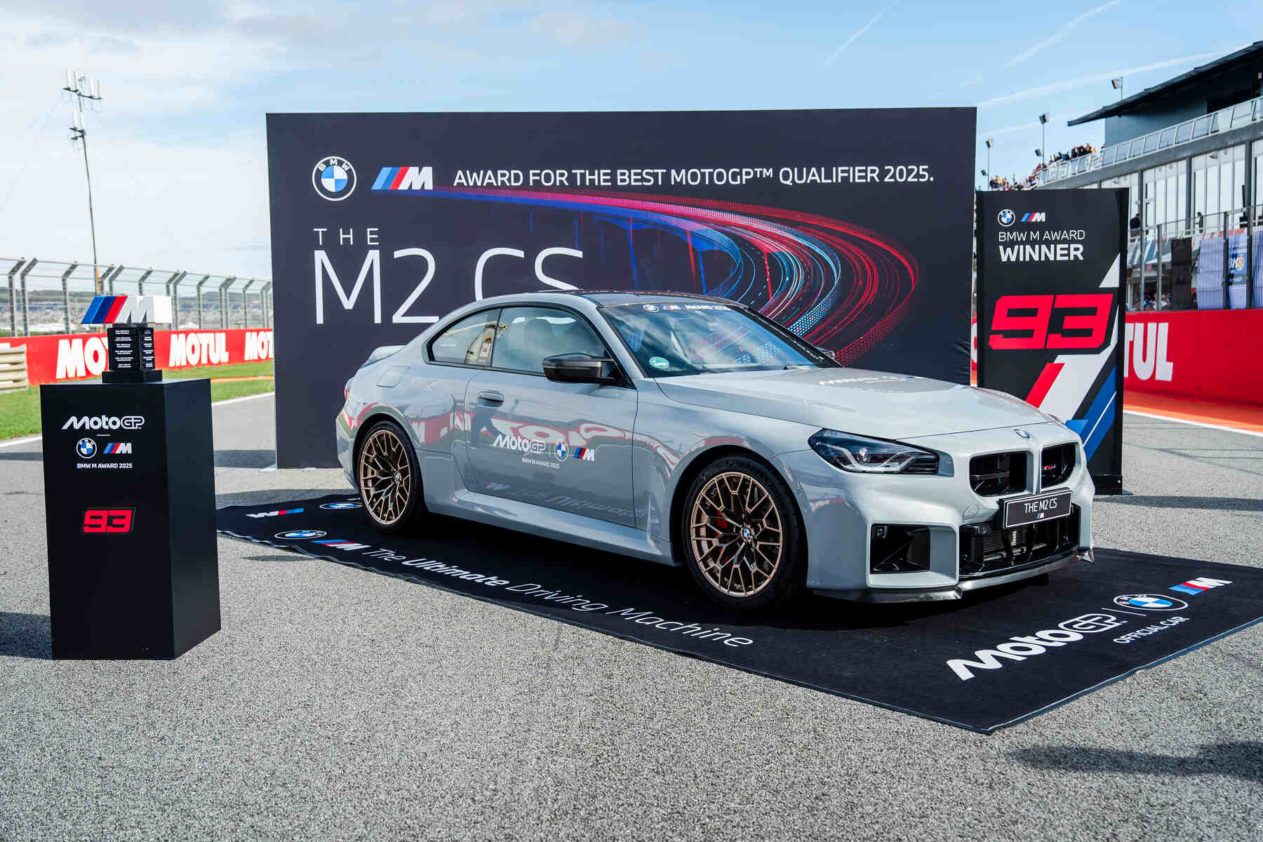 Entrega de premios del BMW M2 CS Marc Márquez para la temporada 2025