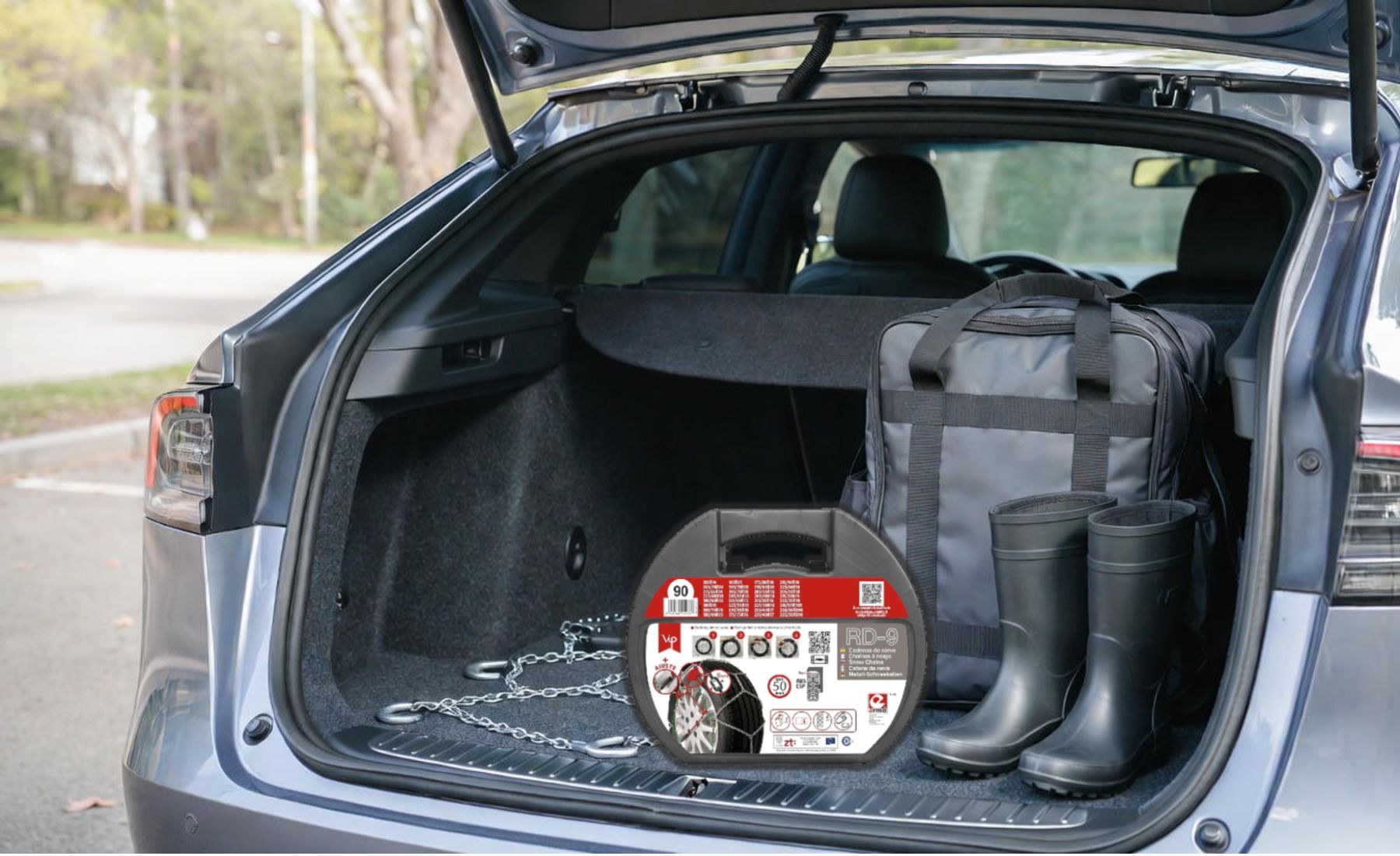 La verdad sobre las cadenas en el coche: lo que realmente exige la ley cuando cae la nieve en España