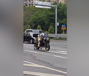 Motocicleta ruedines