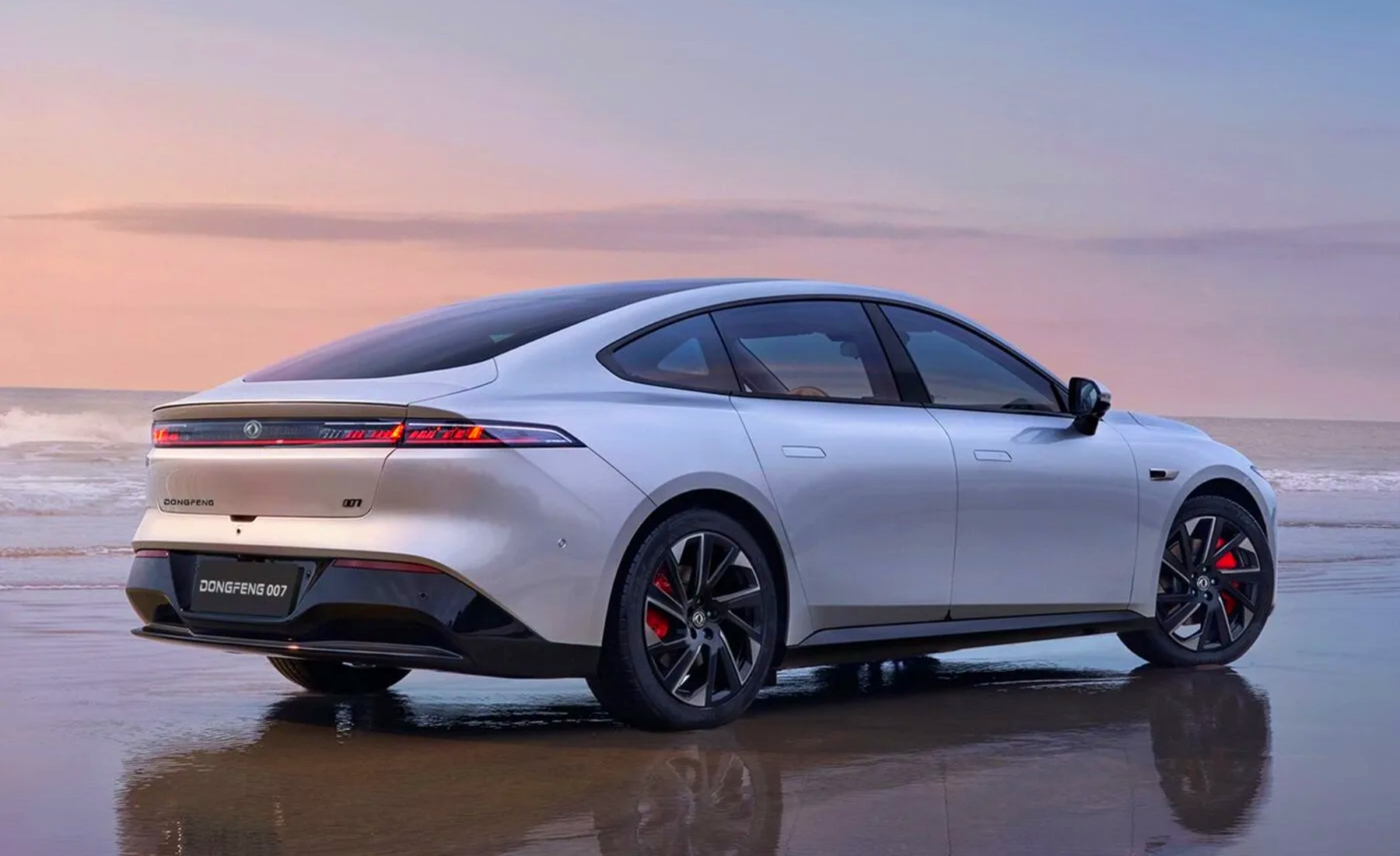 Motores en las ruedas Dongfeng eπ 007