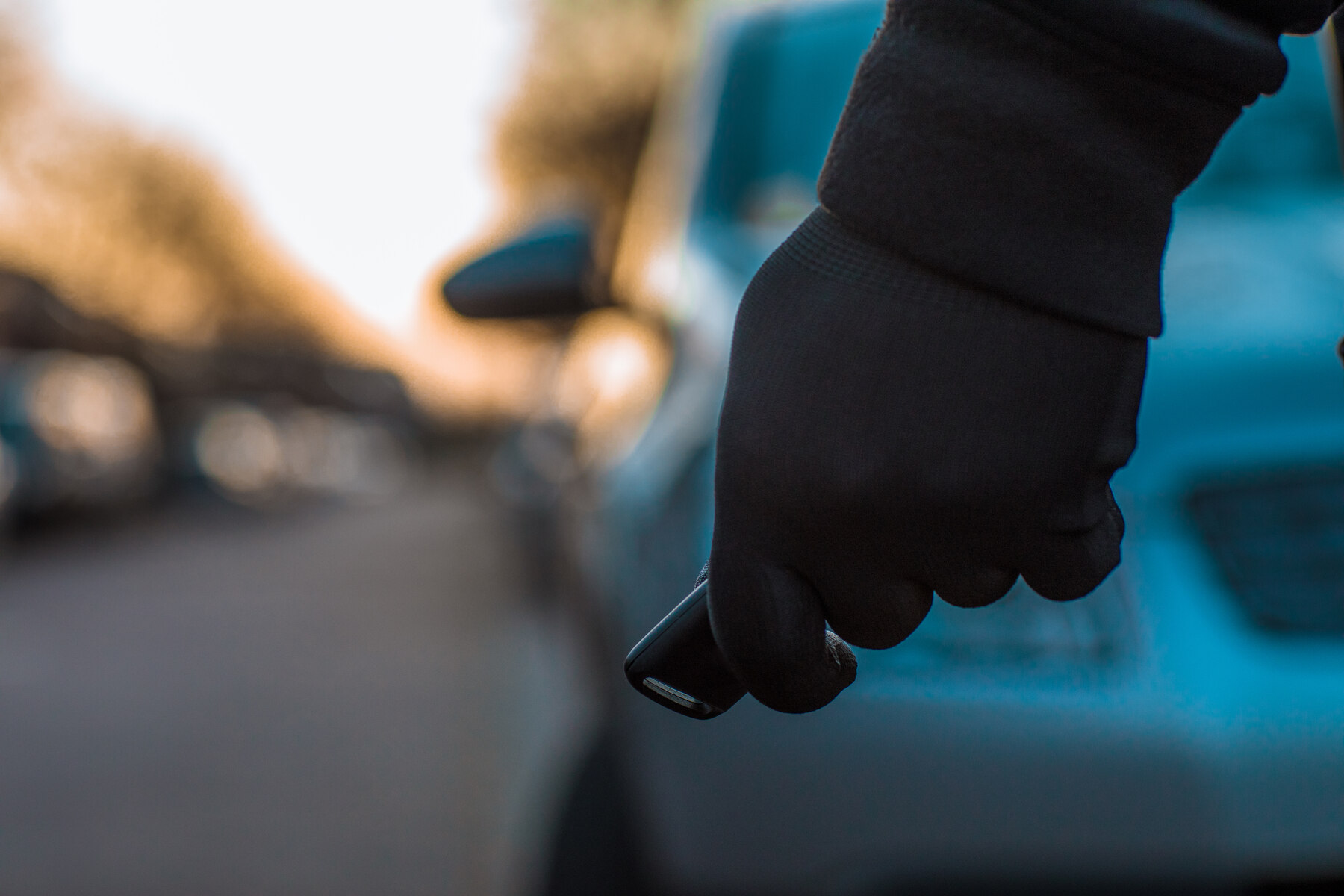 Solo necesitan cinco segundos para llevarse esta pieza de un coche y provocar una avería de más de 2.000 euros