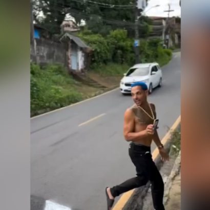 Estaba harto de que los coches fueran rápido y se le ocurrió pintar esto en el suelo: su genialidad se ha hecho viral